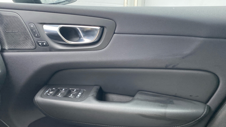 Volvo XC60 2.0 T6 [350] RC PHEV Plus Dark 5dr AWD Geartronic Estate